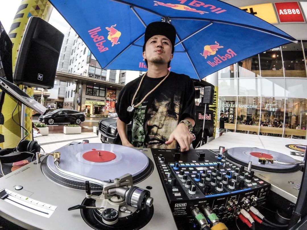 TONIGHT ► 日本 Red bull 3style 冠军 DJ IKU!-上海NINJA酒吧 TONIGHT ► 日本 Red bull 3style 冠军 DJ IKU!-上海NINJA酒吧
